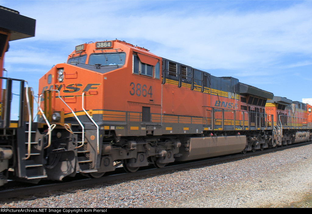 BNSF 3864